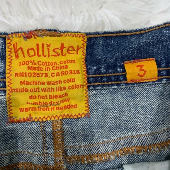 Hollister Distressed Denim Skirt Size 3 - Picture 3 of 4